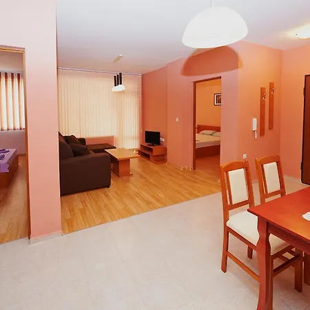 Dimitrovi بوموري