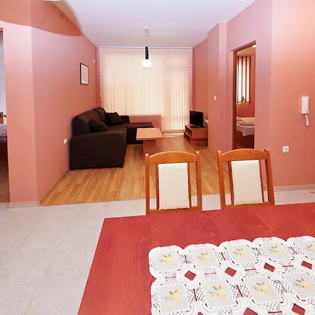 Dimitrovi بوموري